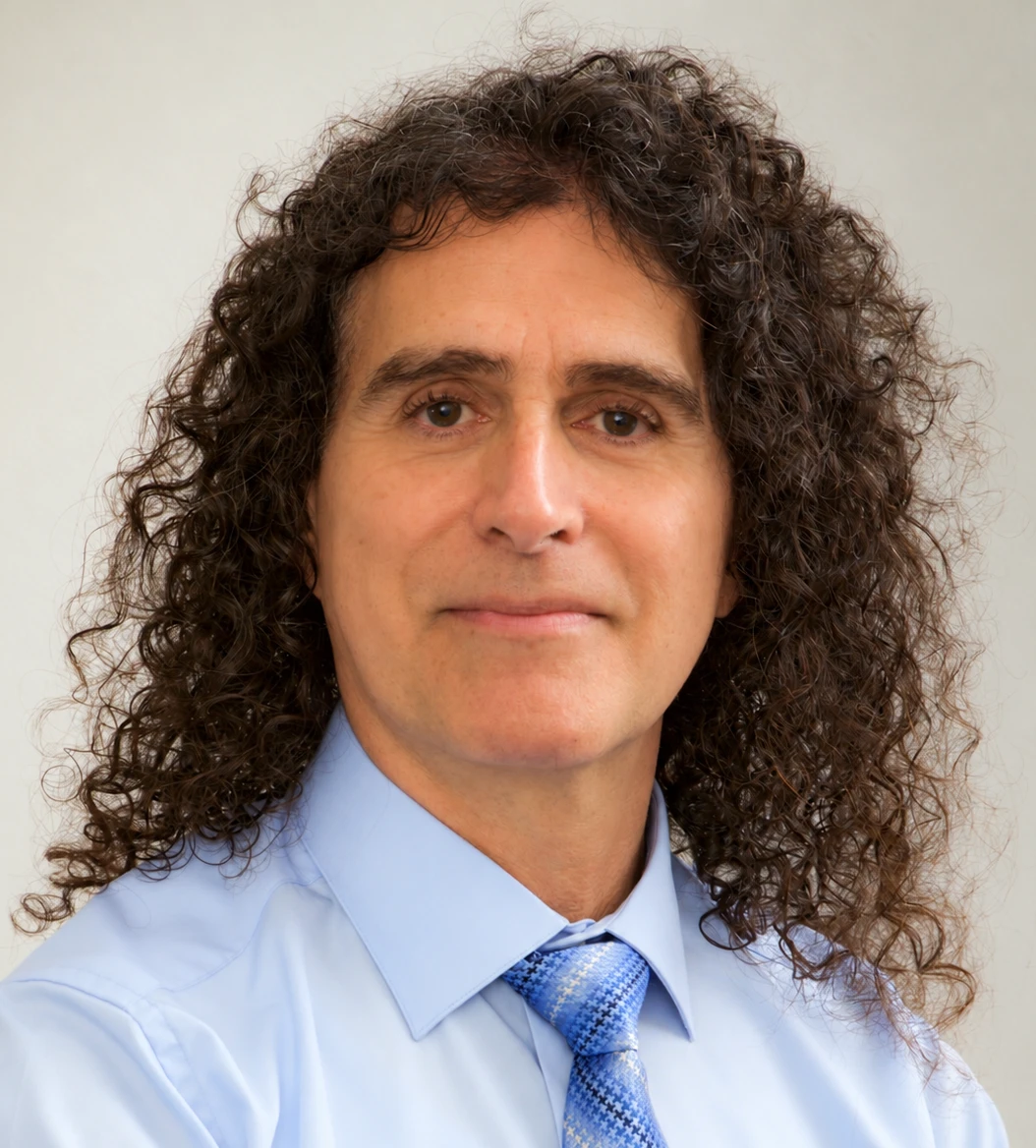Dr Ari Diskin, Doctor of Chiropractic (USA), at Diskin Life Fitzroy